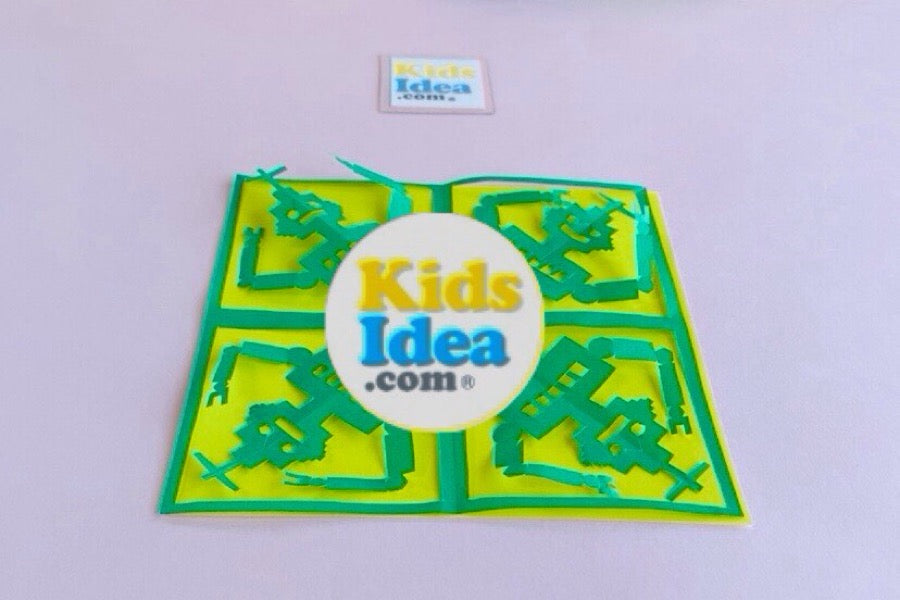切り紙作品「ロボット」のサンプル写真 ©︎2025 kids-idea.com
