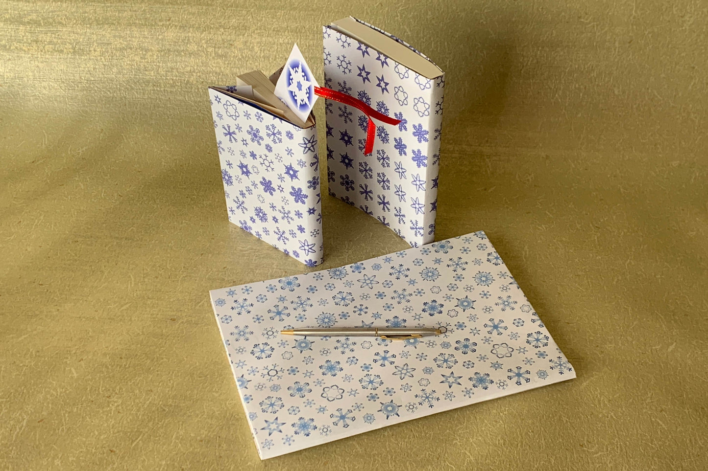 雪の結晶(スノーフレーク)模様の紙　6種類（A4サイズ）